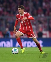 Fussball 1. Bundesliga Saison 17/18: FC Bayern Muenchen - VfL Wolfsburg