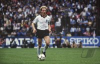 Fussball  WM 1982: Rummenigge am Ball