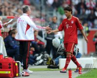Fussball 1. Bundesliga : Trainer Jupp Heynckes , Takashi Usami  (v. li., FC Bayern Muenchen)