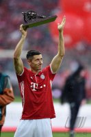 Fussball 1. Bundesliga Saison 15/16: Jubel FC Bayern Muenchen