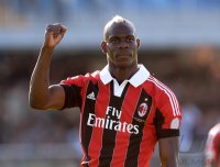 FUSSBALL SERIE A 2012/2013: JUBEL Mario Balotelli (AC Mailand)