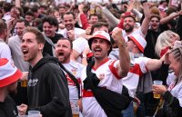 Fussball DFB Pokal Finale 24/25: Arminia Bielefeld - VfB Stuttgart, Public Viewing auf dem Schlossplatz
