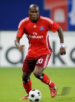 FUSSBALL UEFA CUP: Hamburg, DEMEL Einzelaktion