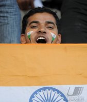 Fussball AFC Asian Cup 2011:  Indien Fan mit Fahne