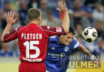 Fussball 1. Bundesliga: Schalke - Kaiserslautern, Zweikampf