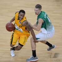 Basketball 1. Bundesliga 2012/2013:  Walter Tigers Tuebingen - TBB Trier