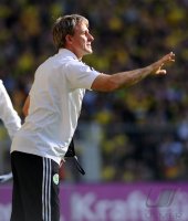 Fussball: 1. Bundesliga Saison 2010/2011: Wolfsburg, Pierre LITTBARSKI