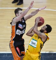 Basketball 1. Bundesliga 2013/2014: Walter Tigers Tuebingen - ratiopharm Ulm