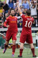 FUSSBALL SERIE A: Mirko Vucinic, Francesco Totti (v. li., AS Rom)