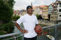 Basketball Kevin Burleson  auf Besuch in Tuebingen