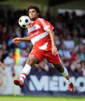 Fussball 1. Bundesliga: FC Bayern Muenchen, BRENO am Ball