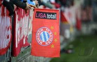 Fussball CHL&Atilde; Saison 12/13:  FC Bayern Muenchen Fan Fahne