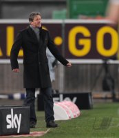 Fussball 1. Bundesliga  Saison 2010/2011: Trainer Jens Keller (VfB Stuttgart)