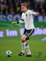 Fussball, International, Freundschaftsspiel: Deutschland, MERTESACKER am Ball