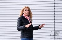 Uebergabe Corona-Schnelltests:  DRK-Kreisvorsitzende /  Aerztin Dr. Lisa Federle