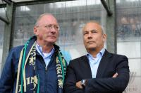 1. Fussball Bundesliga: Vizepraesident Franz Maget mit Praesident Rainer Beeck  (v.li., 1860 Muenchen)