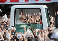 Papst Benedikt XVI besucht Mailand