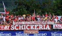 Fussball 1. Bundesliga Saison   2011/2012 :  Schickeria Fans mit einem Banner