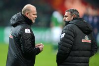 Fussball 1. Bundesliga Saison 12/13:  Trainer Thomas Schaaf mit Manager Klaus Allofs (v. li., SV Werder Bremen)