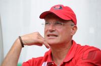 Fussball Trainer Peter Hogen