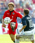 Fussball Bundesliga: Hannover 96 - 1860 Muenchen, Zweikampf