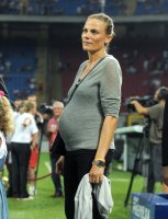 FUSSBALL Trofeo Luigi Berlusconi: Praesident Andrea Agnelli mit Frau Emma Winter und Tochter Baya (Juve)