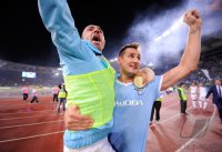 FUSSBALL SERIE A:  JUBEL nach dem Sieg , Cristian Brocchi, Miroslav Klose (v. li., Lazio Rom)