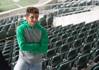 Fussball 1. Bundesliga, Saison 2011/2012: Matthias Zimmermann posiert im exklusiven Fotoshooting