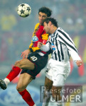 Fussball UCL: Galatasary - Juventus, Zweikampf