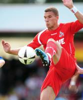 FUSSBALL, DFB Pokal, 1. Hauptrunde: Emden - Koeln, PODOLSKI Einzelaktion