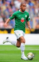 FUSSBALL 1. BUNDESLIGA: Wolfsburg, DEJAGAH Einzelaktion