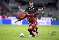 Fussball 1. Bundesliga Saison 21/22: FC Bayern Muenchen - Arminia Bielefeld
