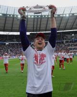 Fussball 1. Bundesliga : DEUTSCHER MEISTER FC Bayern Muenchen; Torwart  Butt  mit Meisterschale