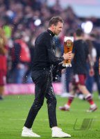 Fussball 1. Bundesliga Saison 21/22: JUBEL FC Bayern Muenchen feiert die 32. Meisterschaft