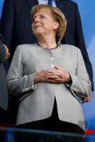 FUSSBALL EURO 2008: Deutschland - Tuerkei, Merkel auf der Tribuene