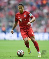 Fussball 1. Bundesliga Saison 14/15: Thiago Alcantara (FC Bayern Muenchen)