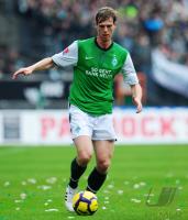 FUSSBALL, 1. BUNDESLIGA, 27. Spieltag: Bremen - Bochum, BOROWSKI am Ball