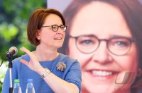 Politik, Wahlkampf CDU; Annette Widmann - Mauz