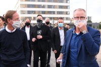 Tesla-Chef Elon Musk besucht Biopharma-Unternehmen Curevac