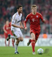 FUSSBALL INTERNATIONAL  CHL HALBFFINALE 11/12:  FC Bayern Muenchen - Real Madrid