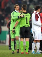 Fussball DFB Pokal, Saison 2011/2012, Viertelfinale: Torwart Manuel Neuer (li, FC Bayern Muenchen) mit Torwart Sven Ulreich (VfB Stuttgart)