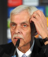 2. Fussball Bundesliga: Dieter Schneider (1860 Praesident)