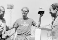 Fussball FC Bayern - 1. FC Kaiserslautern:  Rummenigge mit goldenem Ball