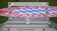 Fussball 1. Bundesliga 24/25: FC Bayern Muenchen feiert die 34. Deutschen Meisterschaft