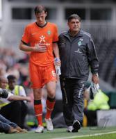 Fussball 1. Bundesliga  Saison 2010/2011:  Tim Borowski (SV Werder Bremen)  verletzt