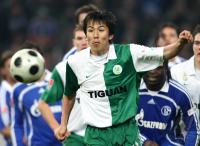 Fussball 1. Bundesliga: Wolfsburg, HASEBE Einzelaktion