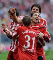 Fussball 1. Bundesliga :  SCHWEINSTEIGER  und PRANJIC (FC Bayern Muenchen)
