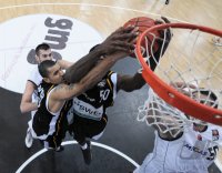 Basketball  1. Bundesliga  10/11  Walter Tigers Tuebingen - Mitteldeutschen Basketball Club