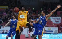 Basketball 1. Bundesliga 15/16 Hauptrunde: Walter Tigers Tuebingen - FRAPORT SKYLINERS Frankfurt