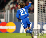FUSSBALL CHL  Hernan Crespo (FC C) am Ball;